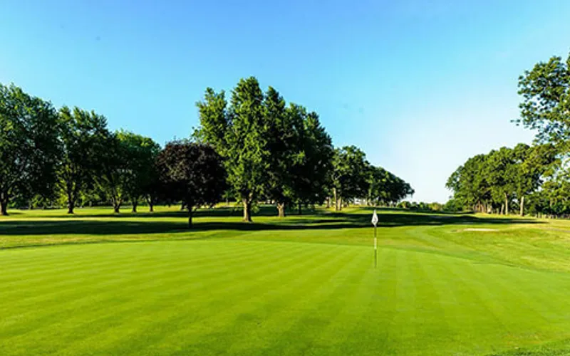 The Hump — hole 8